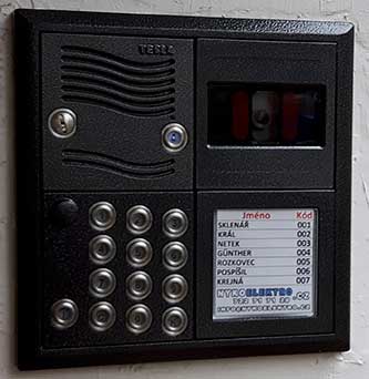 nykoelektro,domovní,domací,telefony,videotelefony,zvonky,Most,Litvínov,tesla,urnet,2u,pavelek,czechphone,abb,Legrand